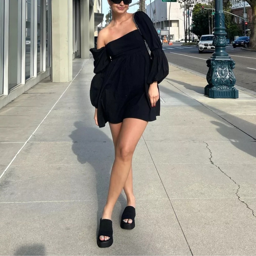 Reformation | Michaela Organic Cotton Puff-Sleeve Mini Dress in Black